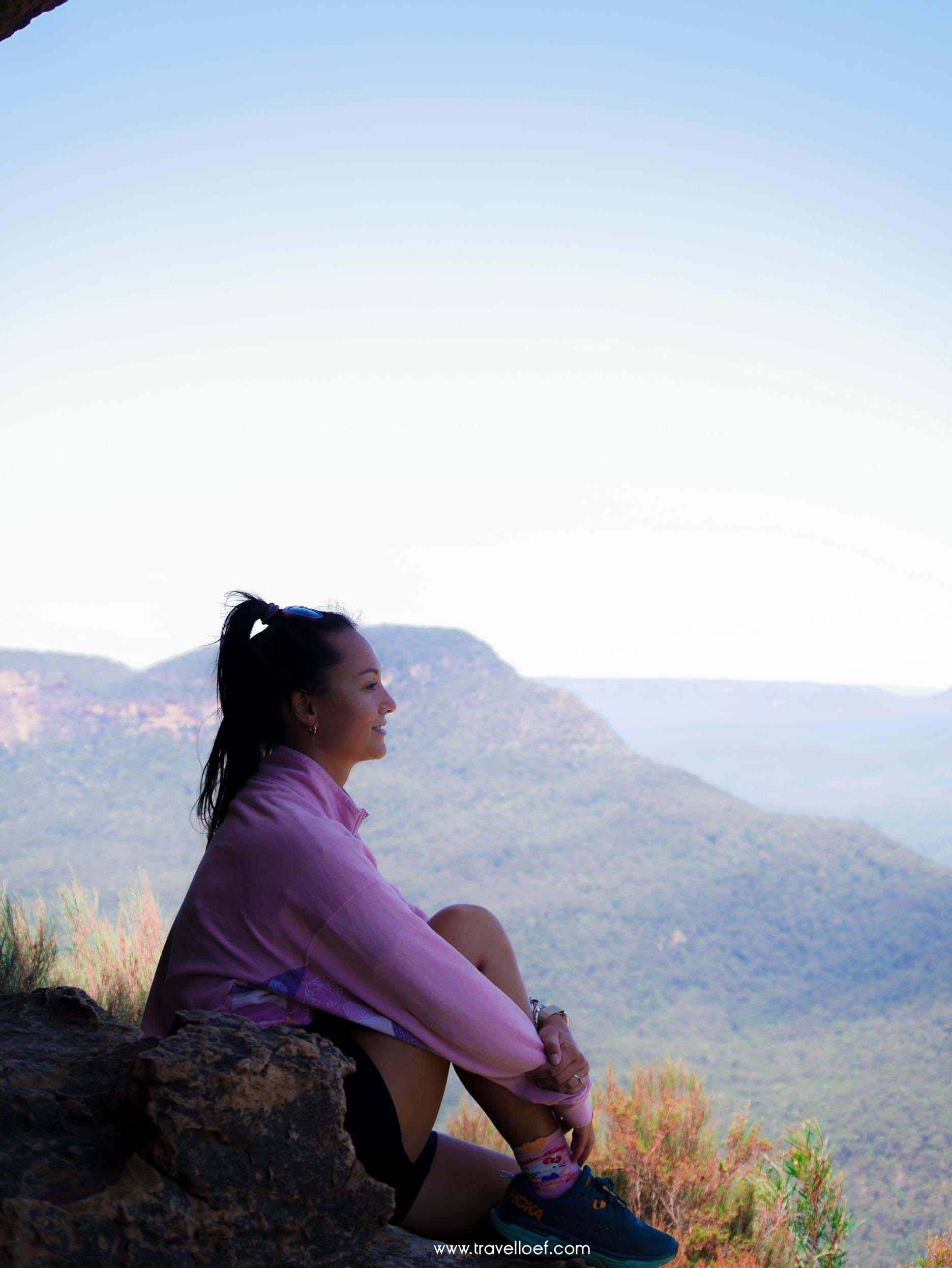 Uitzicht Blue Mountains zittend op een steen