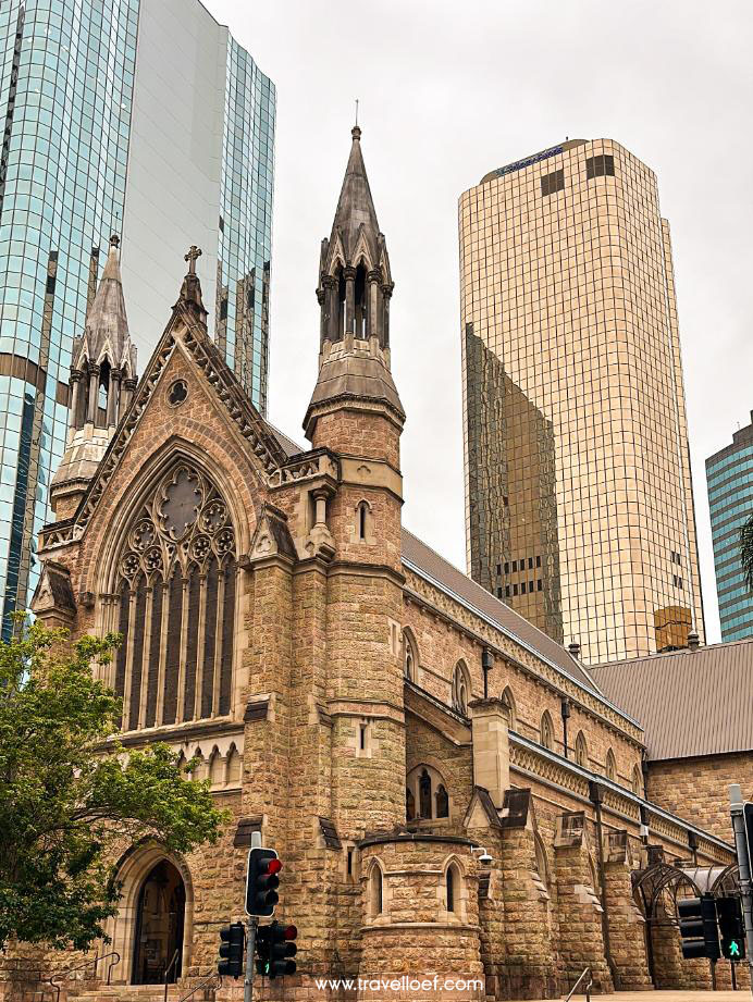 St John's Cathedral Brisbane in de stad